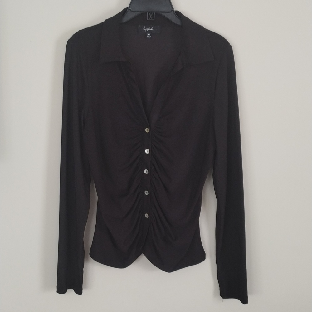 Lipslide NWOT XL black, collared, long sleeve, ruched front, button-up blouse